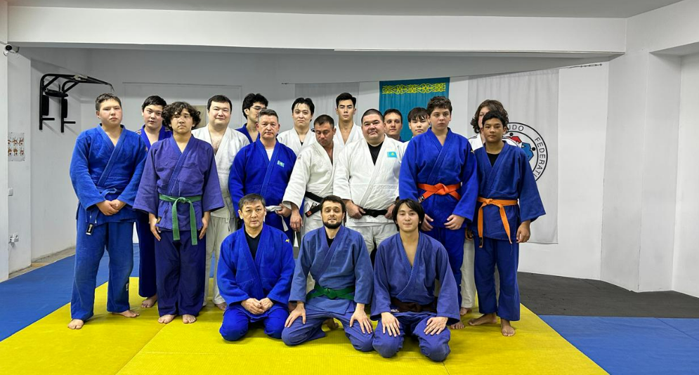 ALMATY JUDO CLUB-те дзюдо жаттығуы - спарринг және техниканы жетілдіру